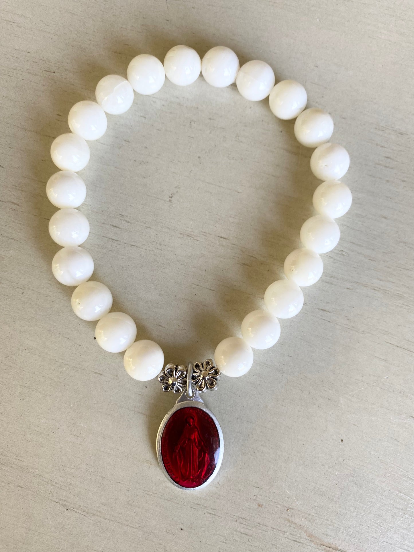 Red Miraculous Medal with shell white 8 mm gemstones